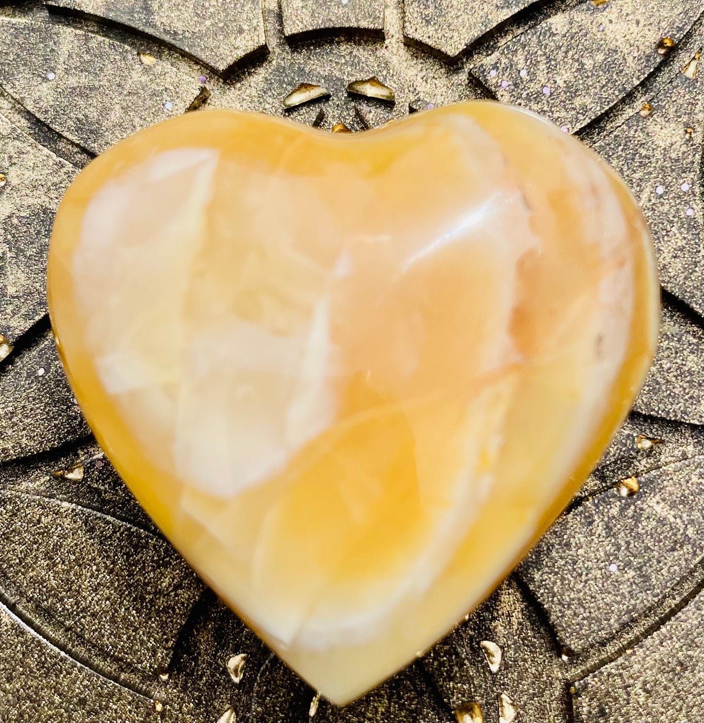 Orangencalcit Herz