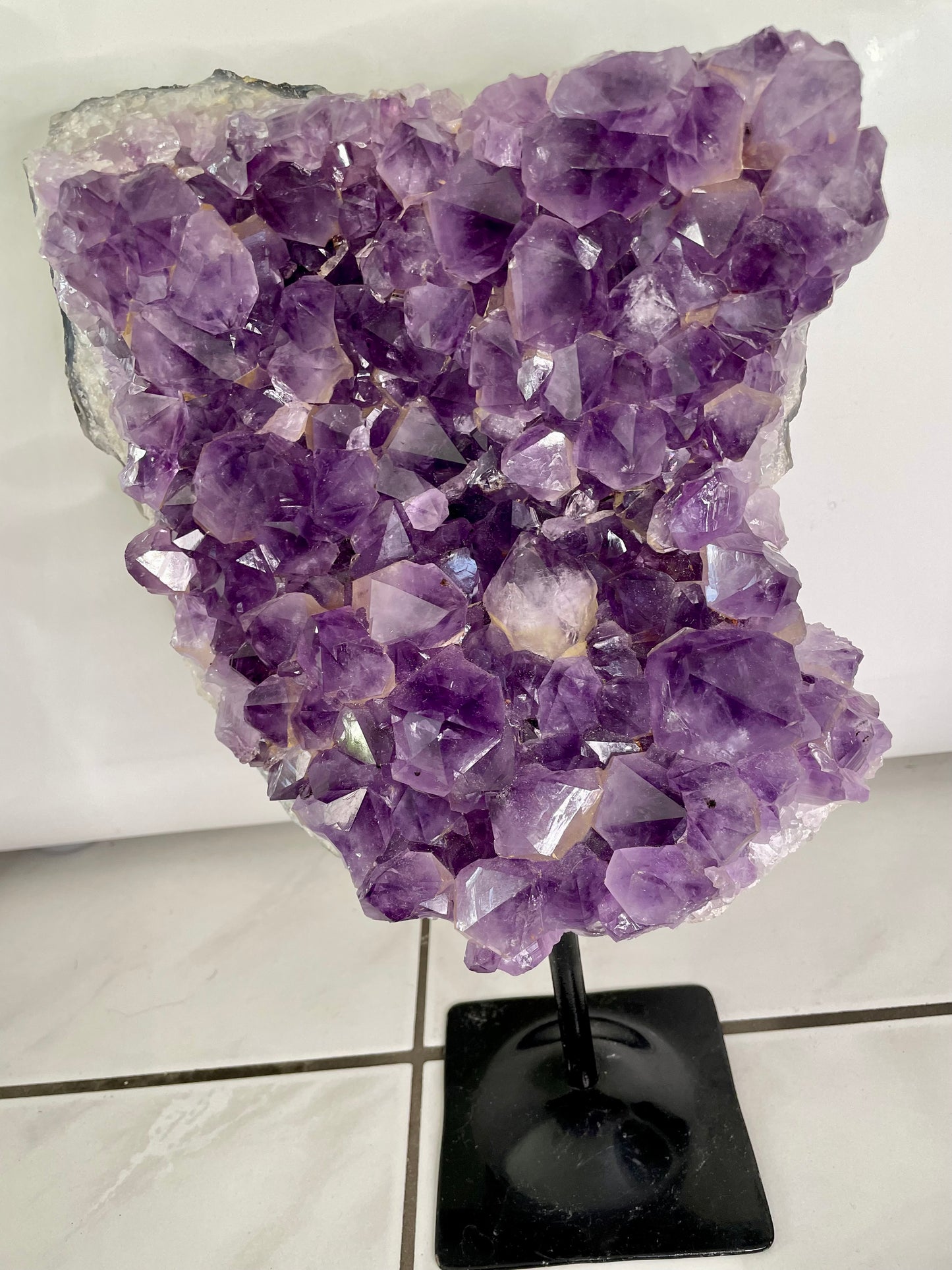 Amethyst Druse auf Ständer - Gaia-healing.de