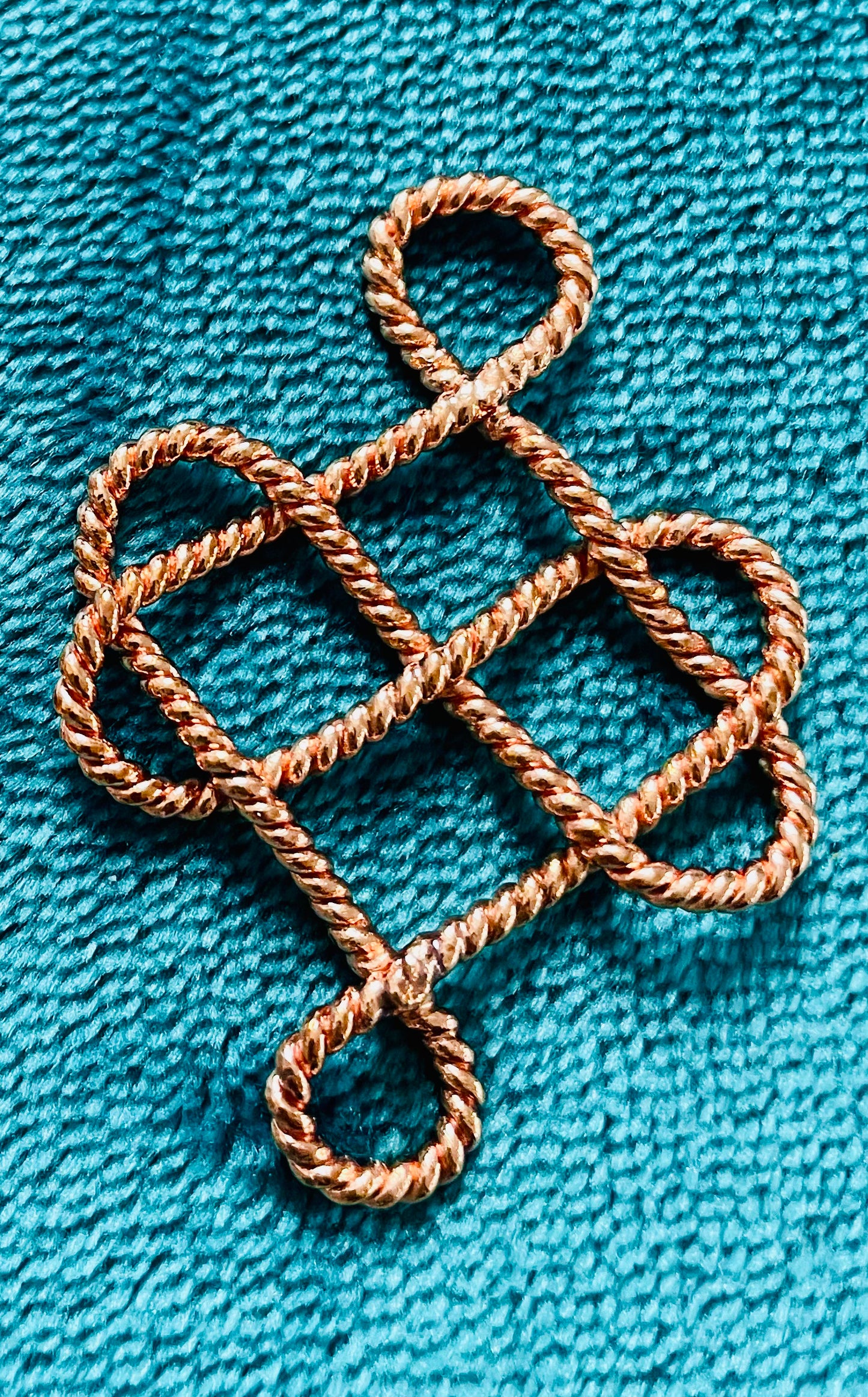 Tensor Kettenanhänger „Keltischer Knoten & Herz Infinity“ - Gaia-healing.de