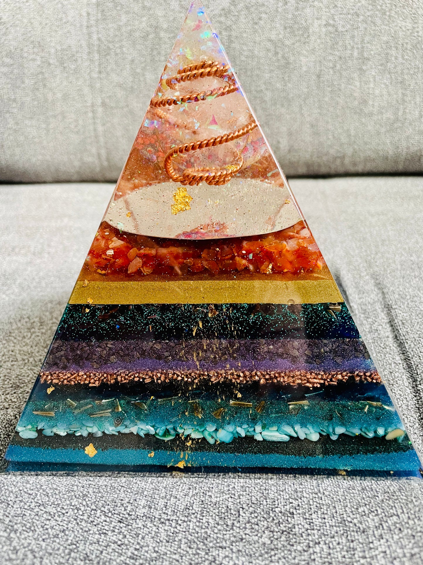 Orgonit Pyramide „Spring love“ - Gaia-healing.de