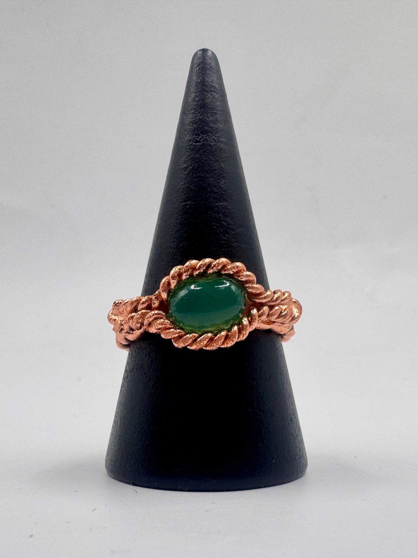 Tensor Fingerring mit Stein