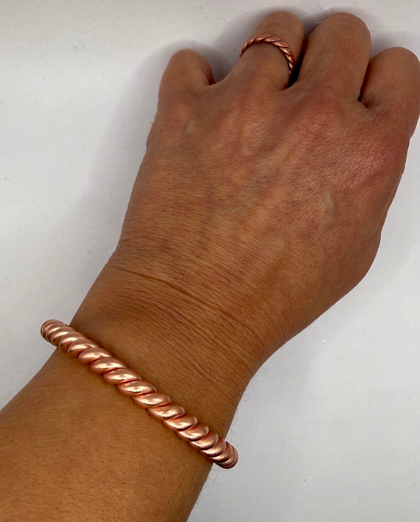 Tensor Armreif offen mit Kugeln