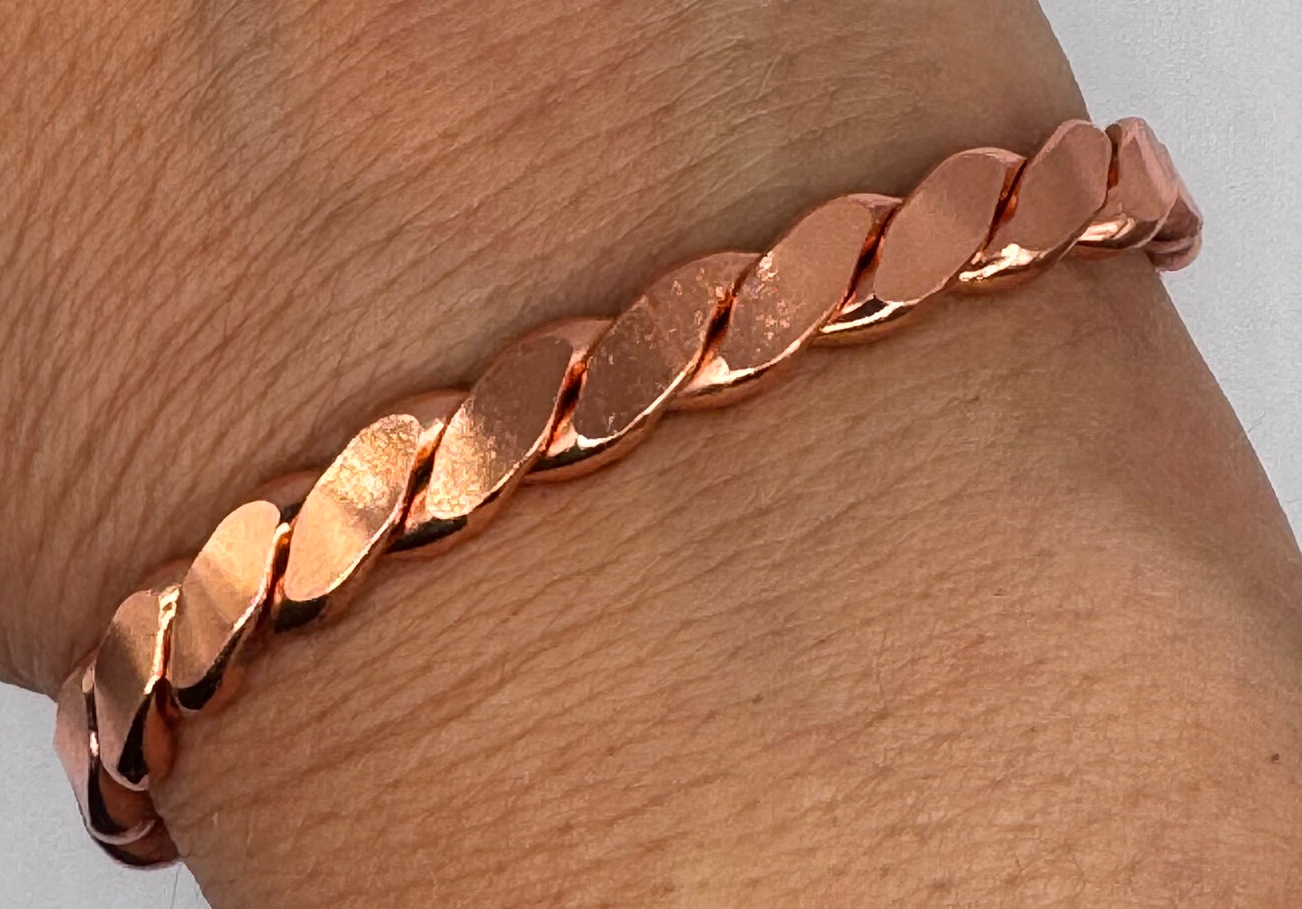 Tensor Armreif geklopft offen mit Kugeln