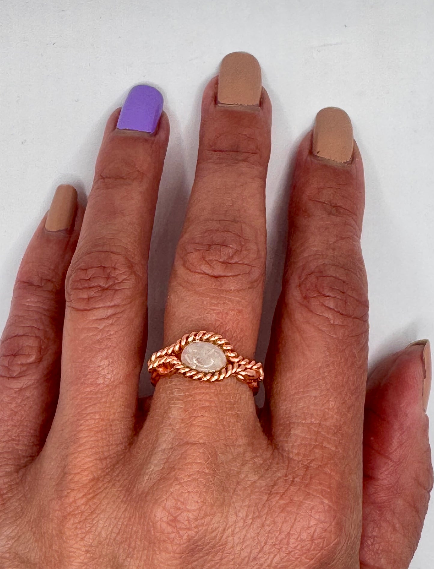 Tensor Fingerring mit Stein