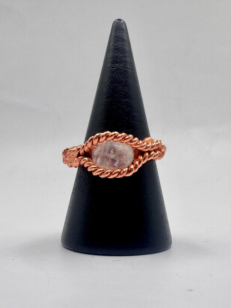 Tensor Fingerring mit Stein
