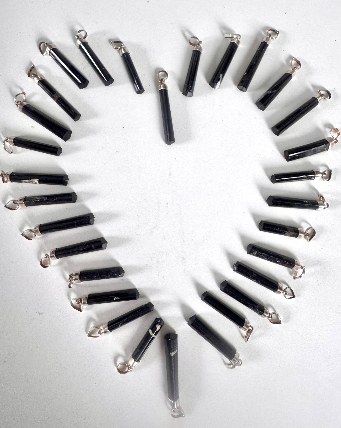 schwarzer Turmalin Anhänger Naturspitze mit Silberaufhänger