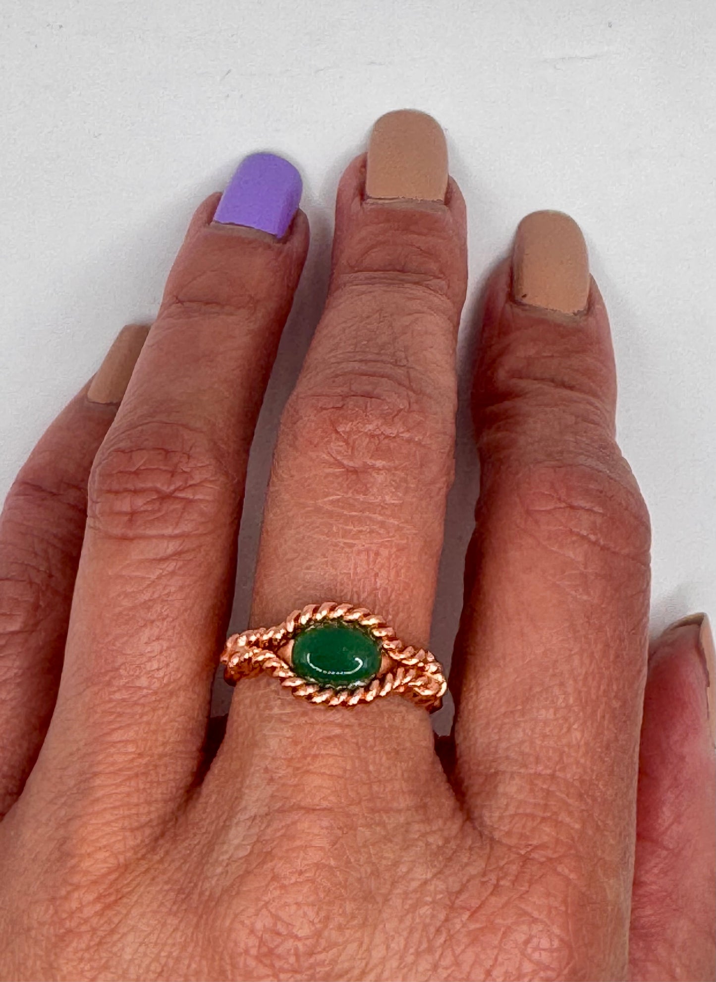 Tensor Fingerring mit Stein