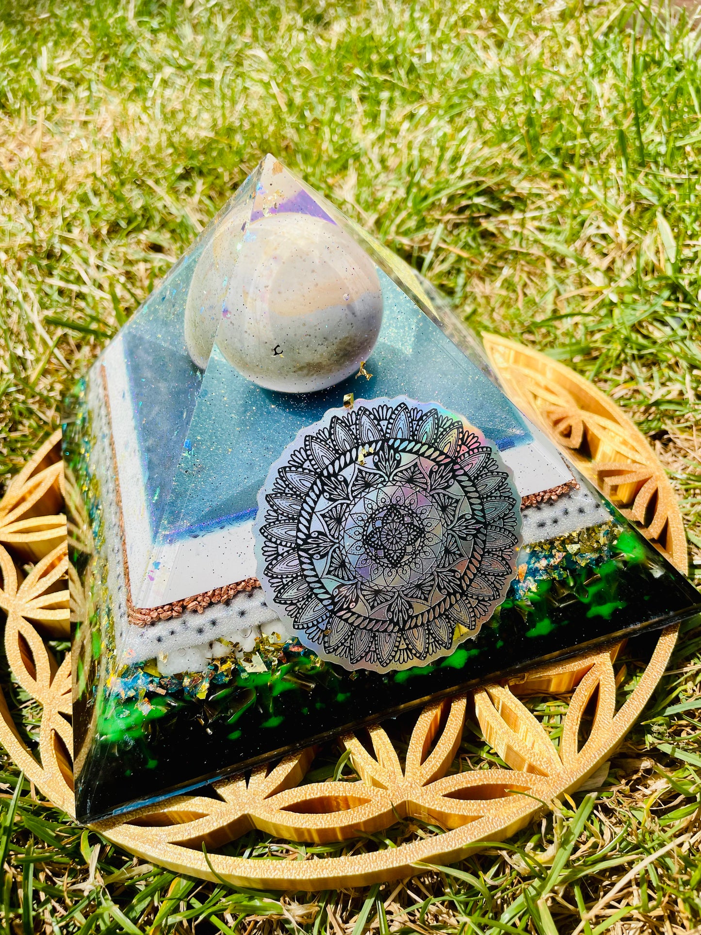 Orgonit Gyza Pyramide „Magical Glitter & Holo“