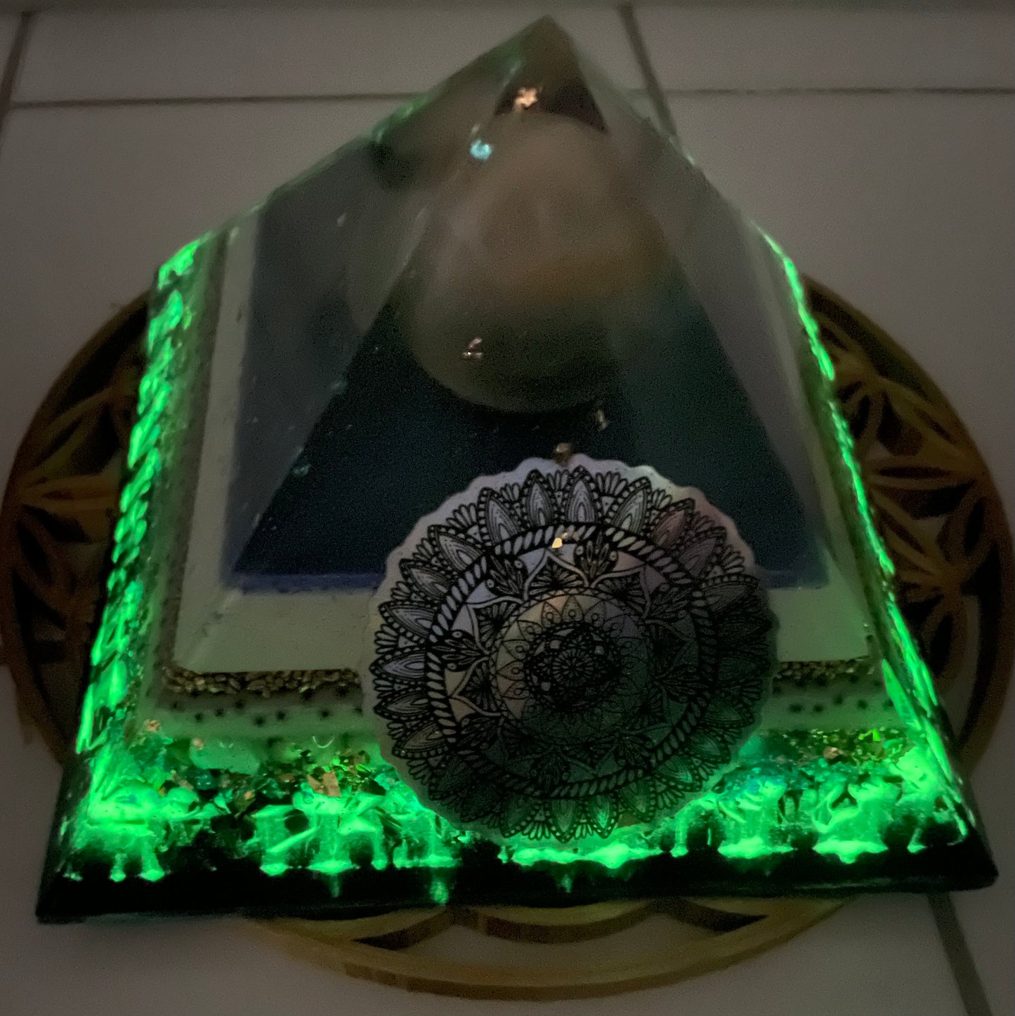 Orgonit Gyza Pyramide „Magical Glitter & Holo“