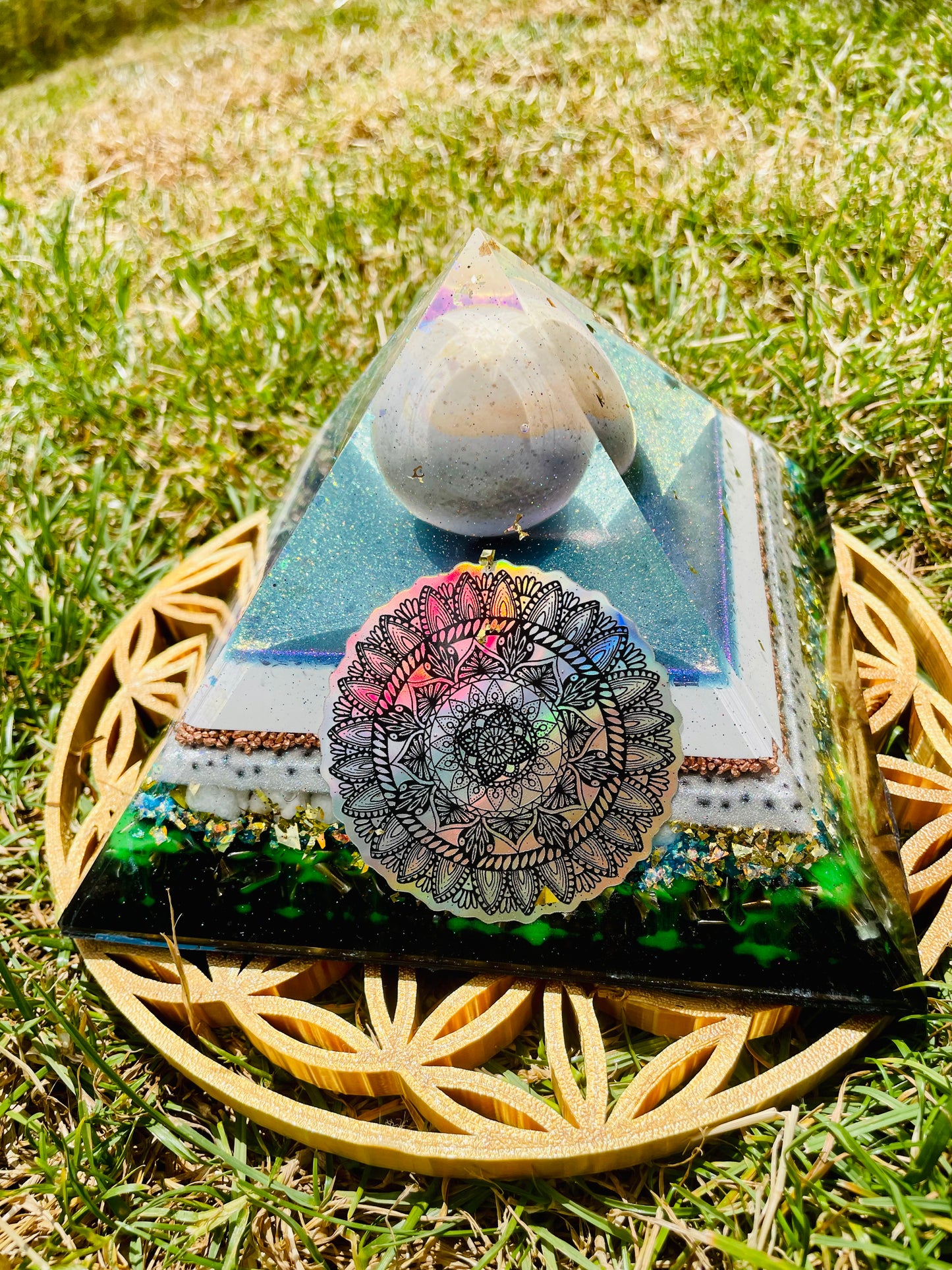 Orgonit Gyza Pyramide „Magical Glitter & Holo“