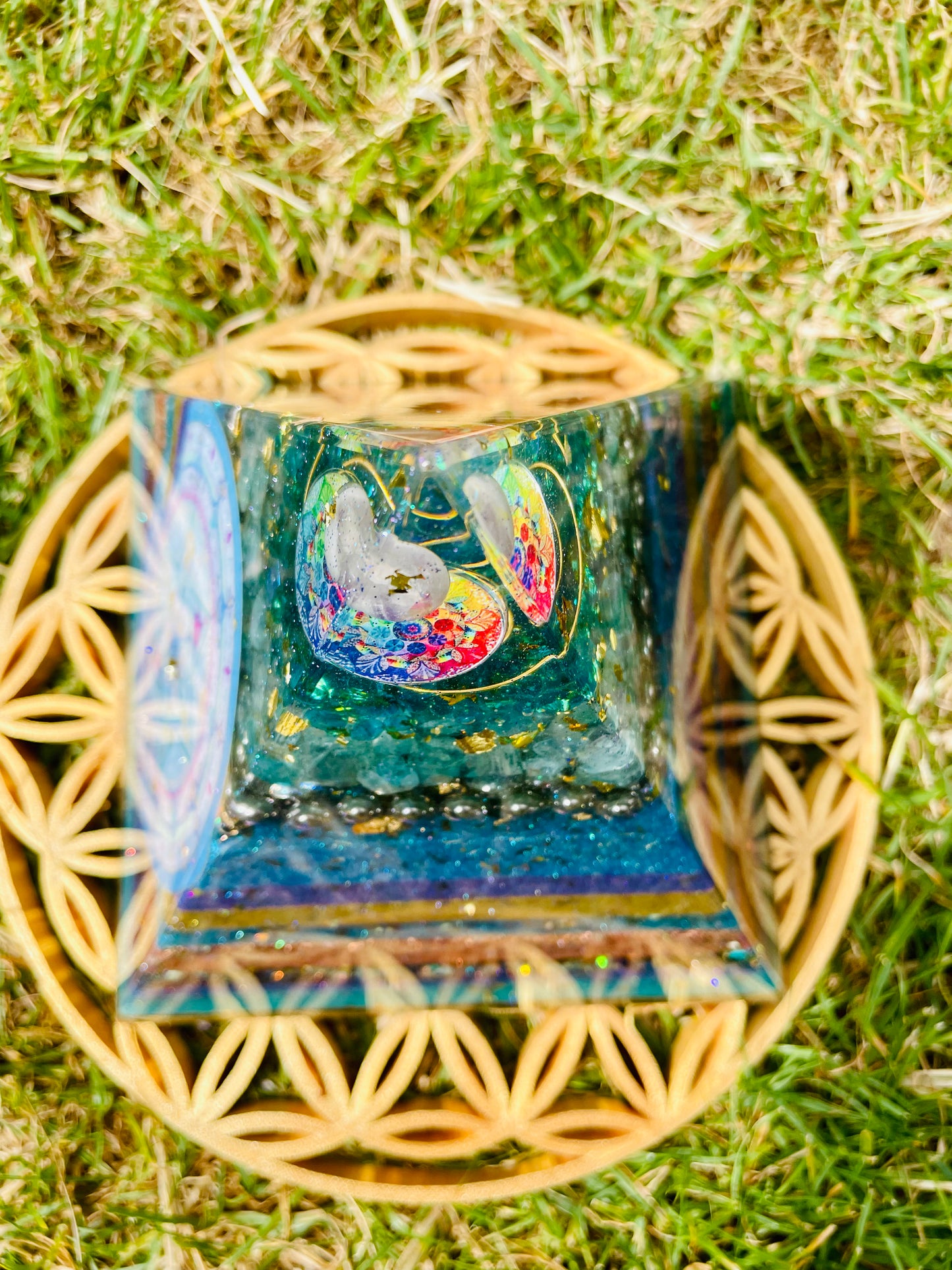 Orgonit Pyramide „Hippie“