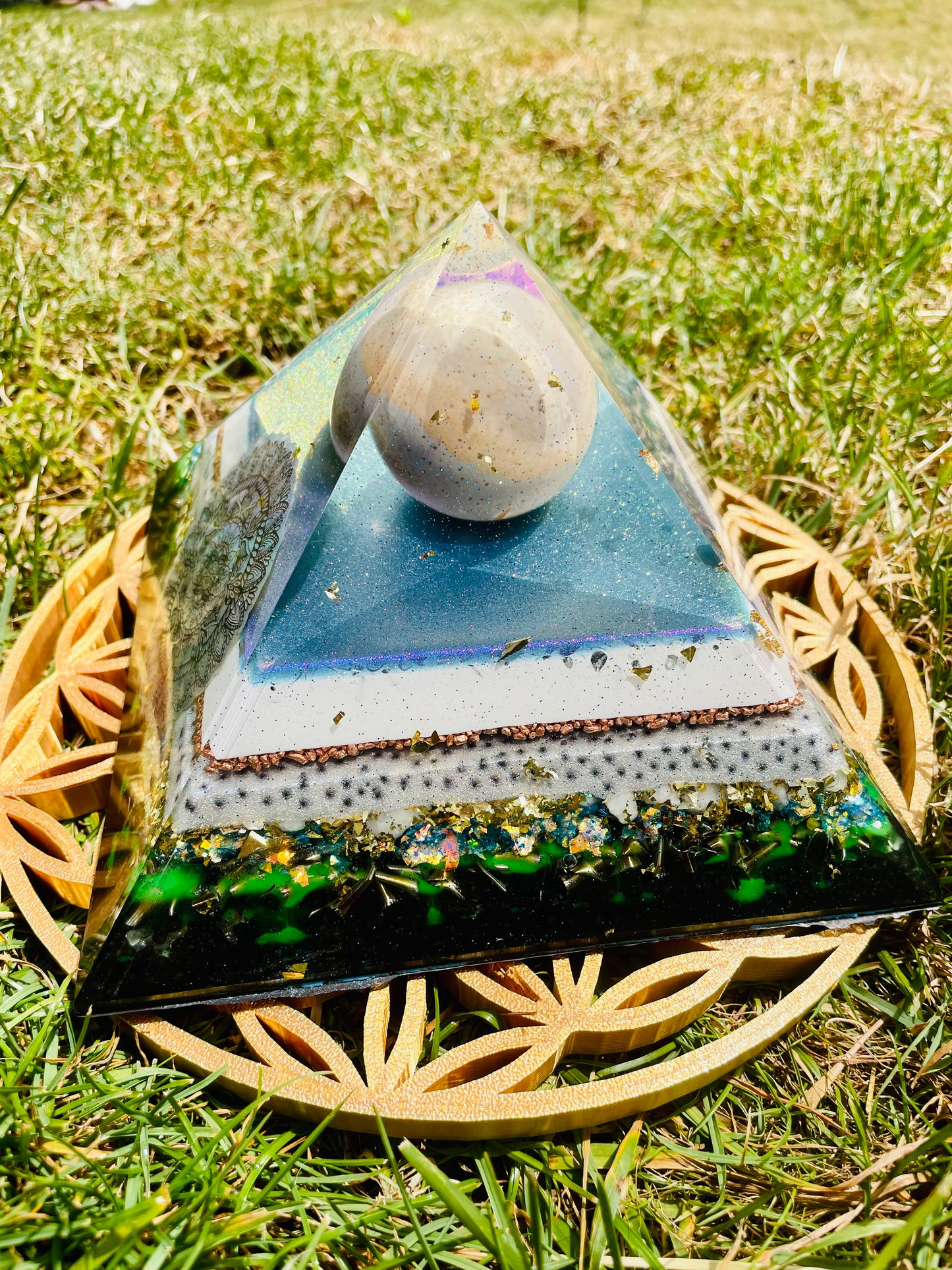 Orgonit Gyza Pyramide „Magical Glitter & Holo“