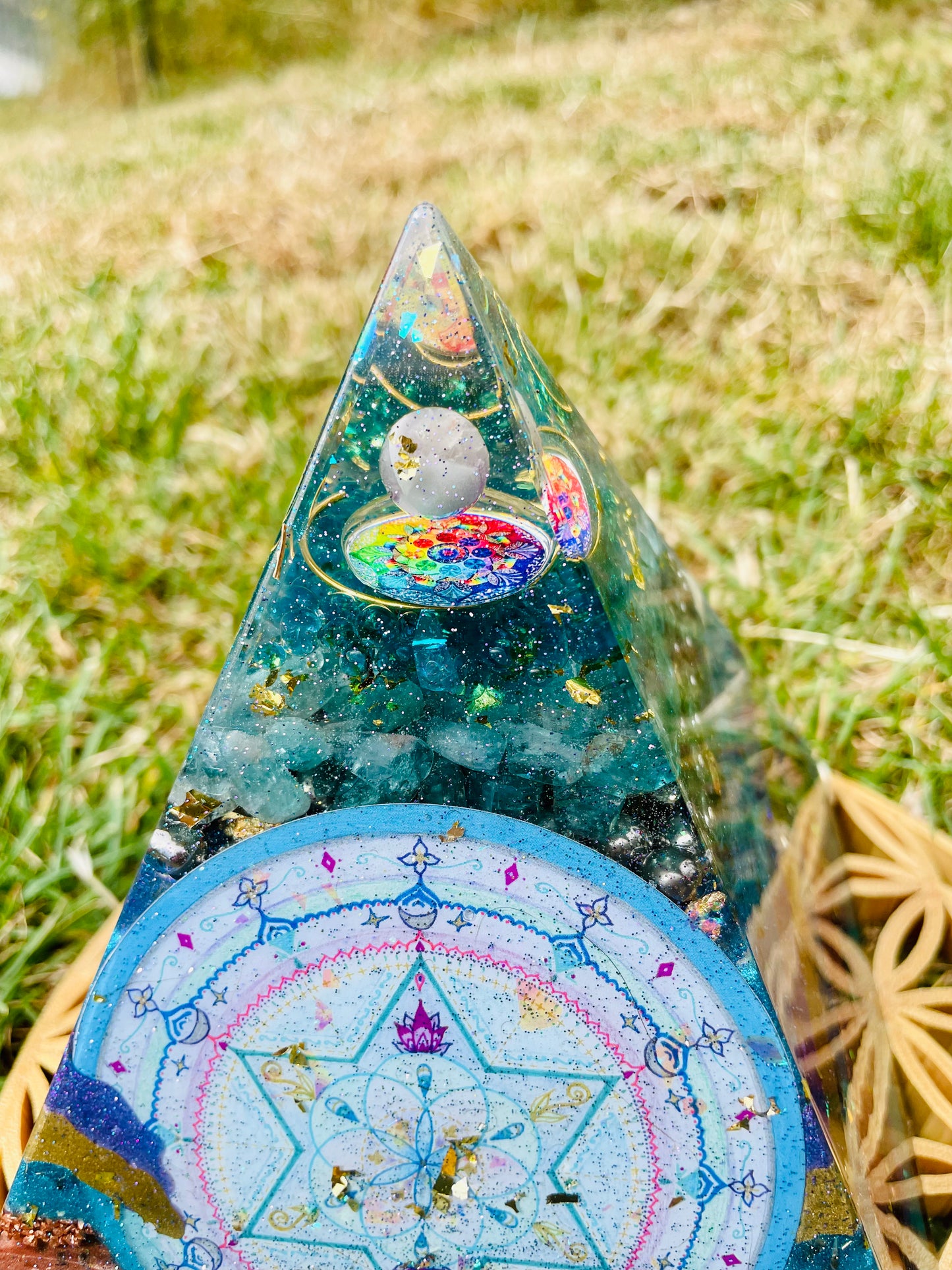 Orgonit Pyramide „Hippie“