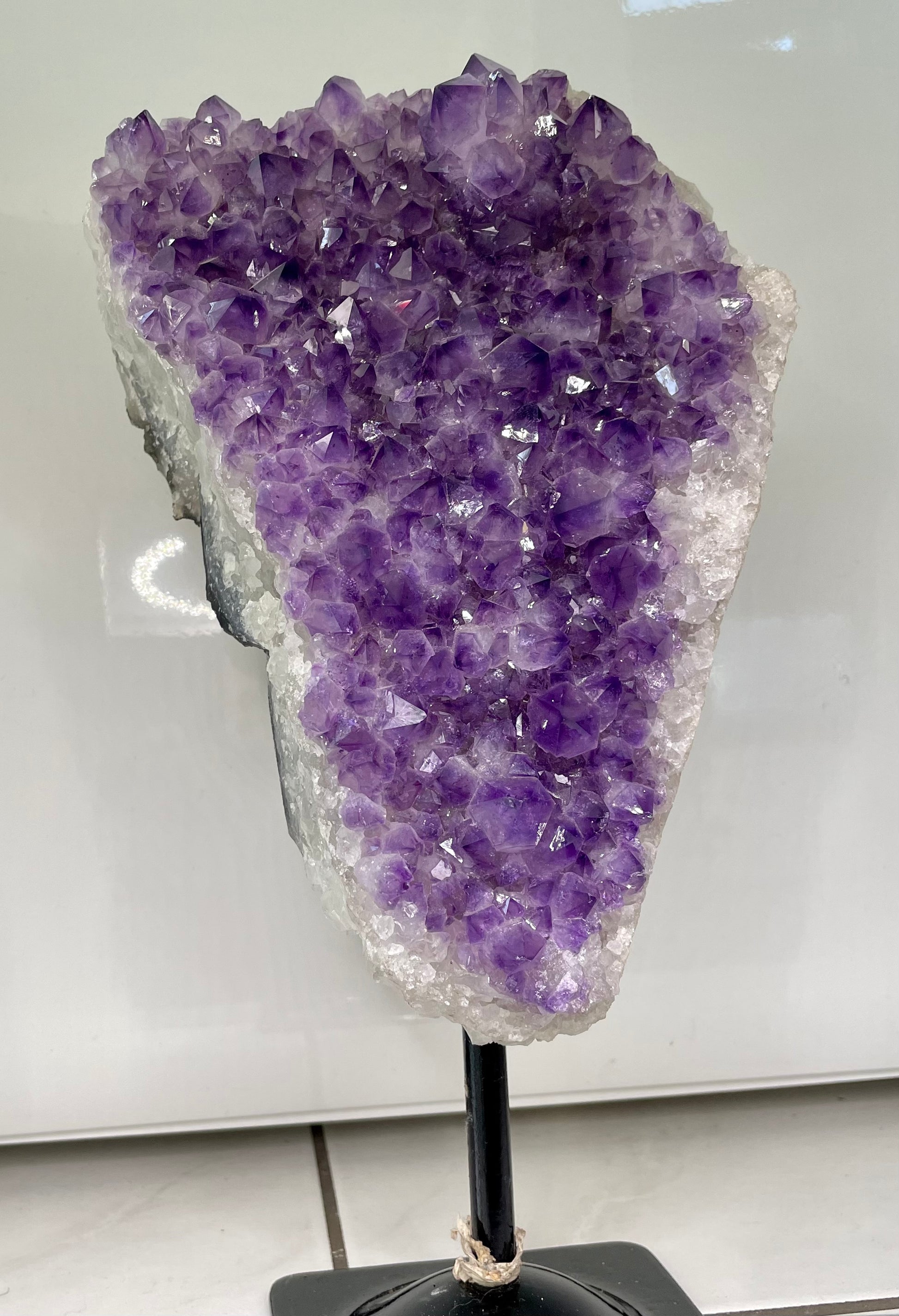 Amethyst Druse auf Ständer - Gaia-healing.de