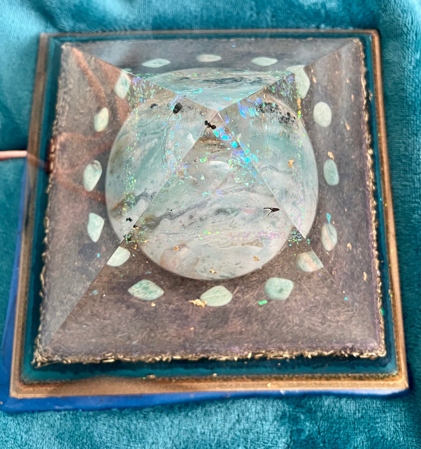 Orgonit Gyza Pyramide „Universum“ - Gaia-healing.de