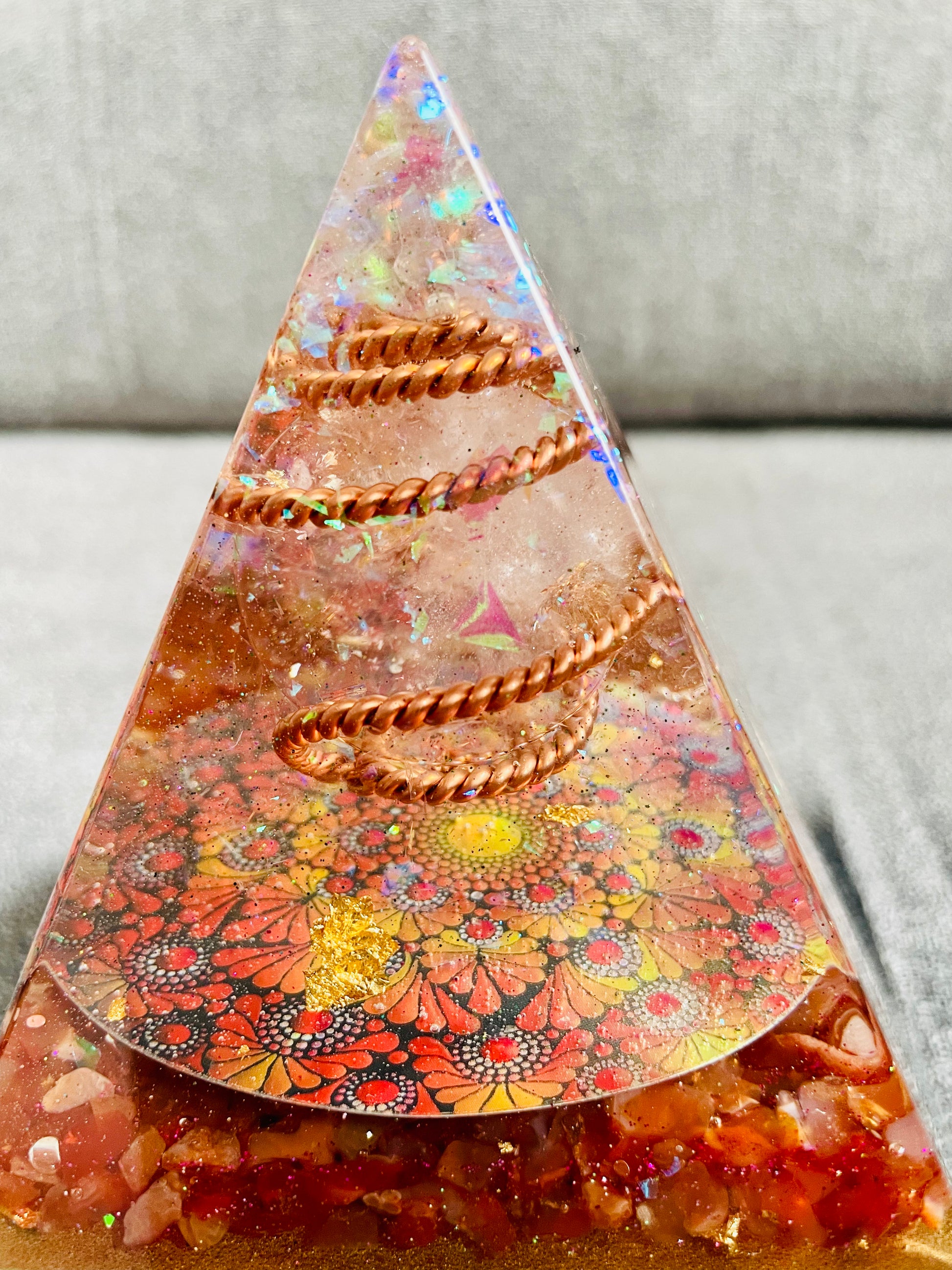 Orgonit Pyramide „Spring love“ - Gaia-healing.de