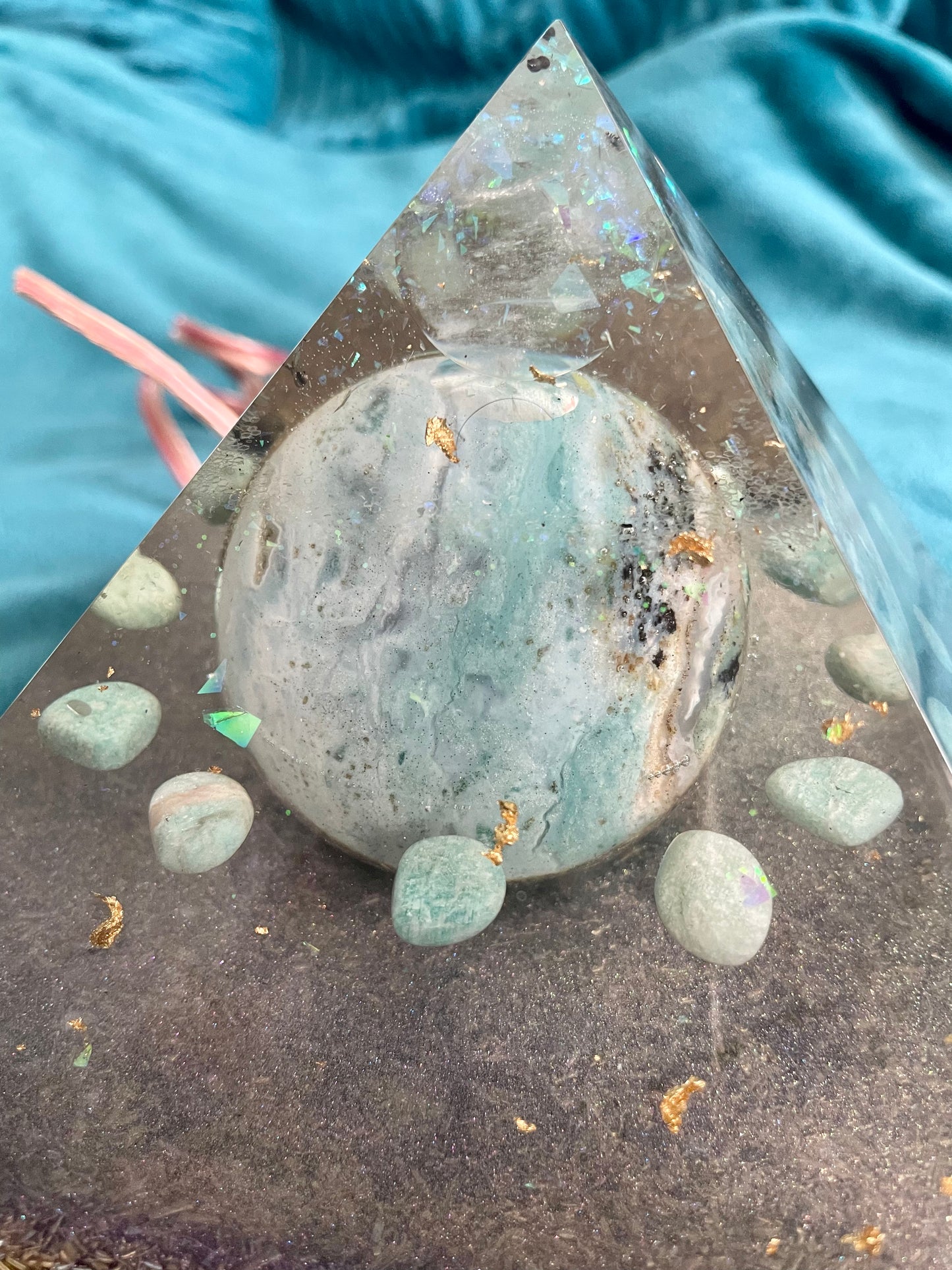 Orgonit Gyza Pyramide „Universum“ - Gaia-healing.de