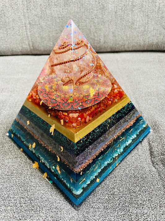 Orgonit Pyramide „Spring love“ - Gaia-healing.de