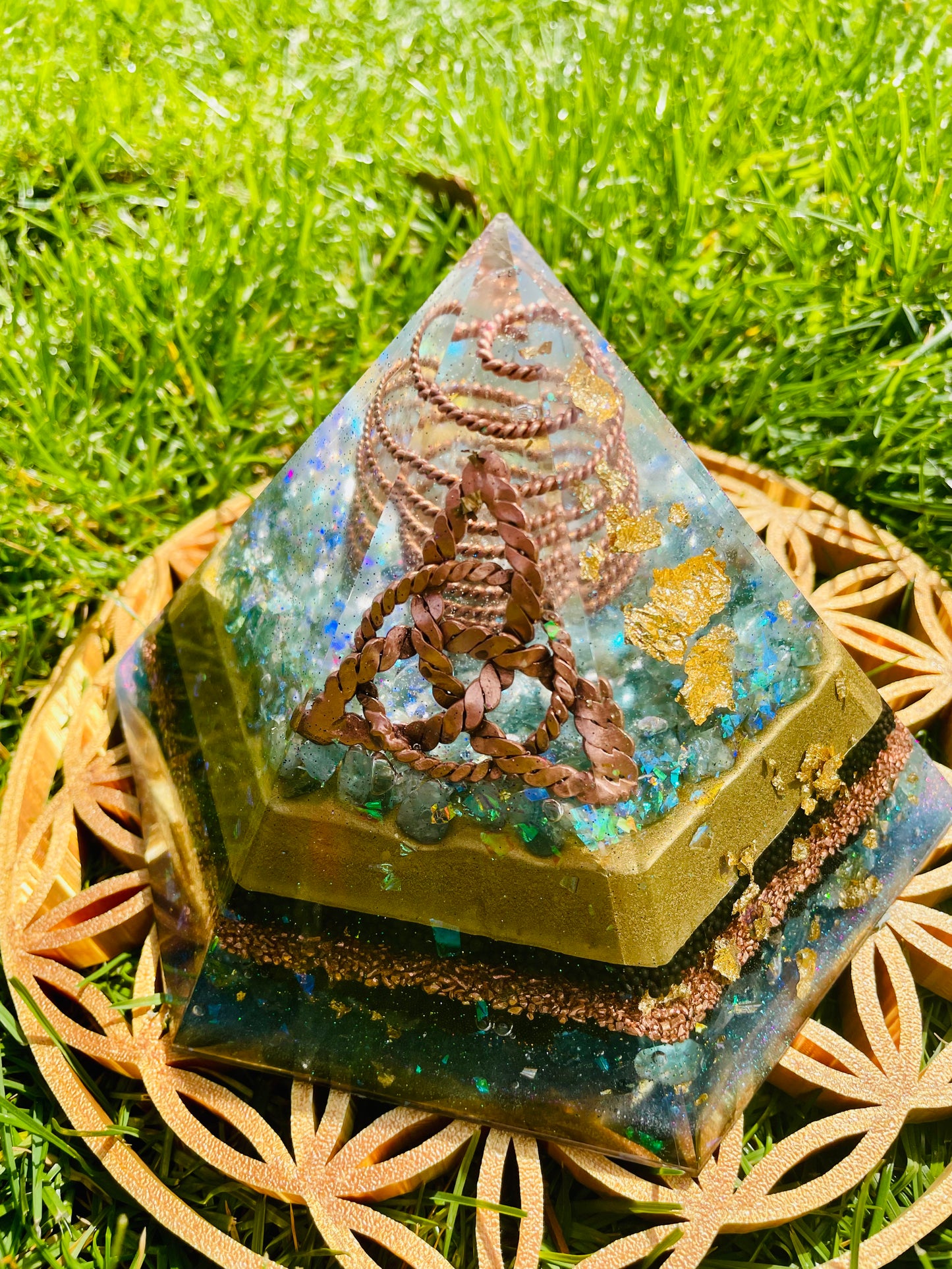 Orgonit Hexagonpyramide „King Triton“